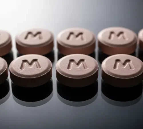قرص های MDMA: از کاربردهای درمانی تا خطرات تفریحی
